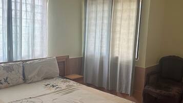 1 bedroom, iron/ironing board, free WiFi