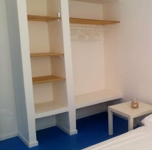 2 bedrooms, bed sheets