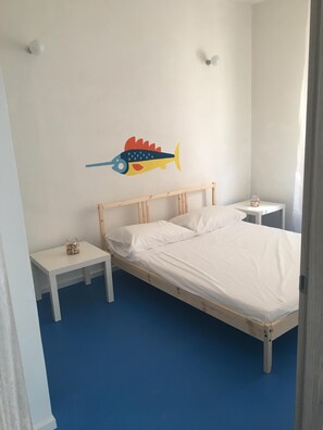 2 bedrooms, bed sheets