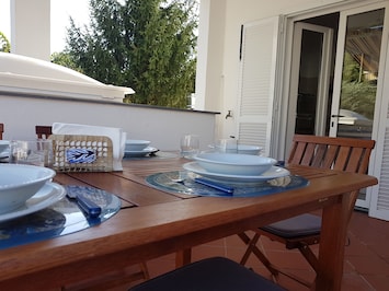 Outdoor dining