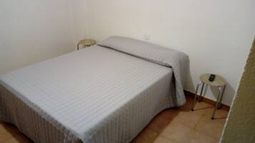 1 dormitori, cortines opaques, wifi gratuïta i roba de llit
