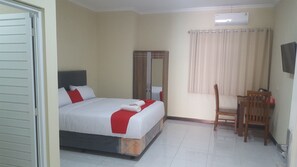 Standard Double Room | Desk, free WiFi