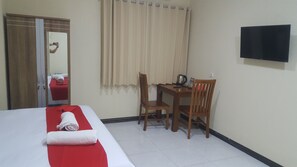 Standard Double Room | Desk, free WiFi