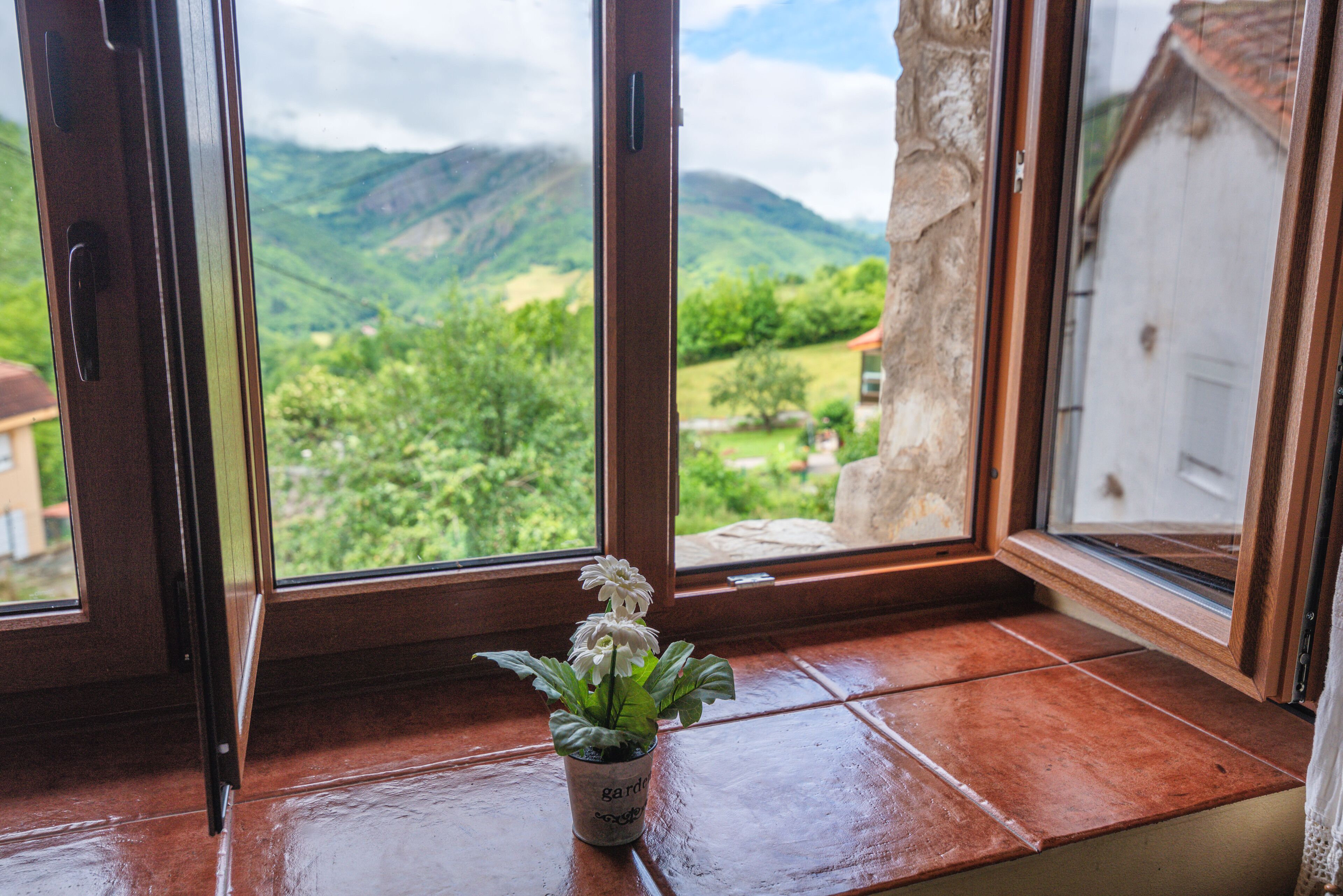 المنشأة من الداخل