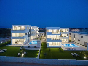 Outdoor pool - Room with Pool, Balcony and Private bathroom (Novalja)