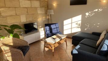 Smart TV, mesa de ping pong