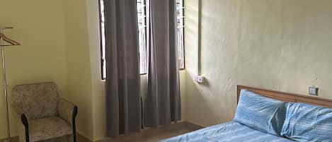 1 bedroom, iron/ironing board, free WiFi