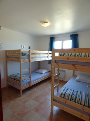 3 chambres, fer et planche Ă repasser, Wi-Fi gratuit, draps fournis