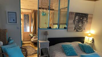 1 quarto, acesso à internet, roupa de cama