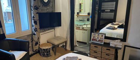 1 chambre, accĂšs Ă Internet, literie fournie