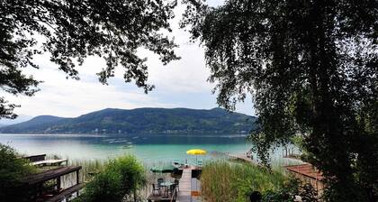 Viehättävä puutalo aivan Wörthersee-järven rannalla 6 hengelle