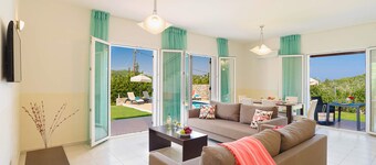 Seven Springs Apollon Villa