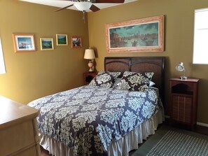 2 Schlafzimmer, Schreibtisch, Bügeleisen/Bügelbrett, WLAN