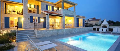 Pool | Outdoor pool, a heated pool