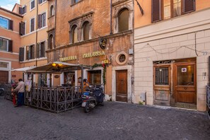 Esterni