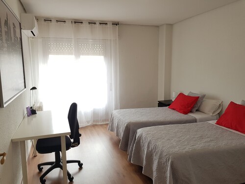  7月と8月を提供