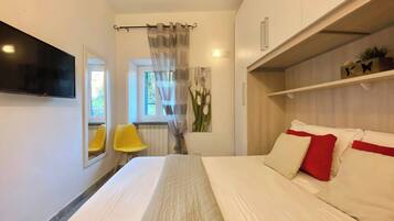 2 bedrooms, iron/ironing board, travel crib, free WiFi