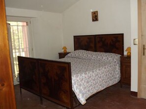 WiFi, bed sheets - Little Raieda Farmhouse: the first stop on the Path of the Gods (Sasso Marconi)