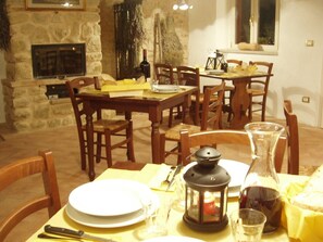 Dining - Little Raieda Farmhouse: the first stop on the Path of the Gods (Sasso Marconi)