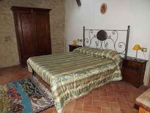 1 Schlafzimmer, Reisekinderbett, kostenloses WLAN, Bettwäsche