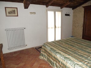 1 bedroom, travel cot, free WiFi, bed sheets - Little Raieda Farmhouse: the first stop on the Path of the Gods (Sasso Marconi)