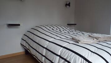 3 chambres, fer et planche Ă repasser, lit parapluie, Wi-Fi gratuit