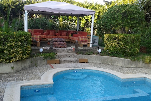 salon de jardin piscine