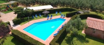 PodereCampiAlMare、Casa Leccio-プール-無料のWIFI-ジャグジー