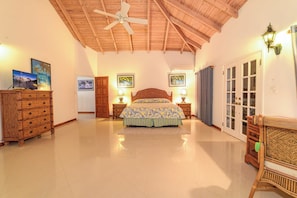 5 bedrooms, desk, free WiFi, bed sheets
