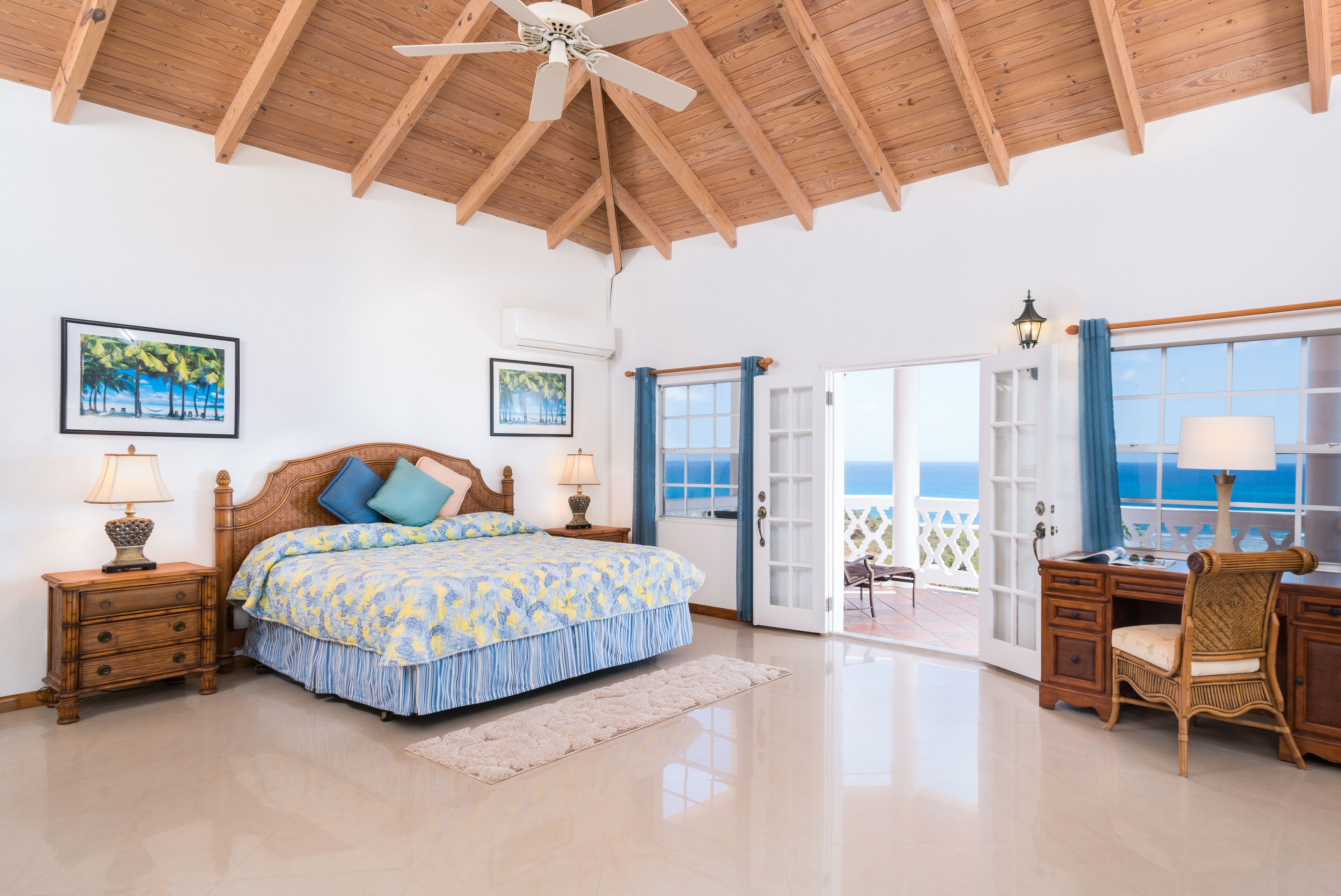 5 bedrooms, desk, free WiFi, bed sheets