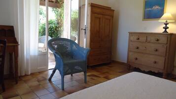 1 bedroom, desk, travel crib, free WiFi