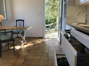 Fridge, microwave, stovetop, dishwasher - The countryside quietness, 5 minutes away from the beach (Bravone, Linguizzetta)