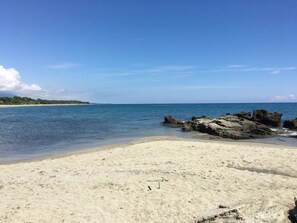 靠近海滩