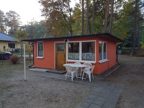 Outdoor dining -  Quiet, beautiful and comfortable holiday homes on Sidowsee in Himmelpfort   (Himmelpfort)