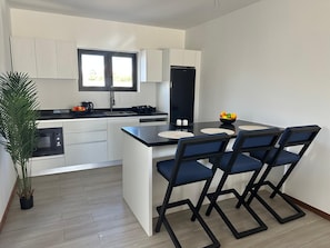 Fridge, microwave, stovetop, dishwasher - Sirena Resort Curaçao (Willemstad)