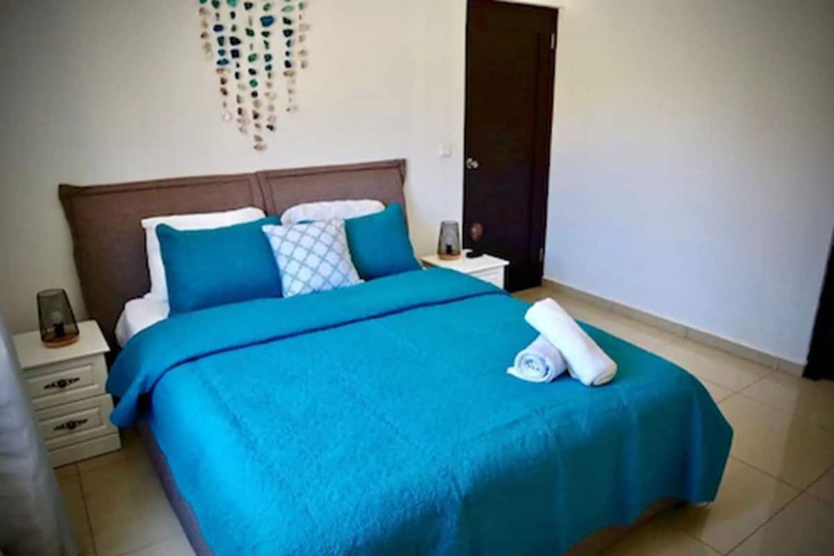 2 chambres, fer et planche Ă repasser, Wi-Fi gratuit, draps fournis