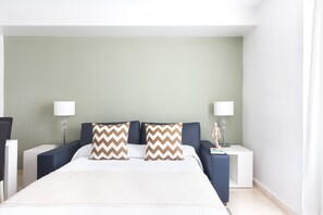 2 bedrooms, iron/ironing board, travel crib, WiFi - CARRETAS APARTAMENTS MADRID 302 (MADRID)