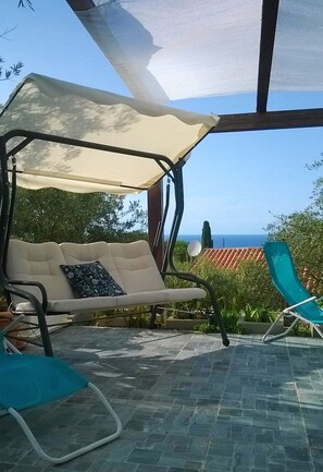 Terrace/patio - Villa Ancora - 2 bedrooms villa with Sea View, large Terrace, Pool, and BBQ (campofelice di roccella)