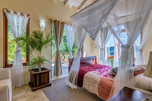 7 bedrooms, free WiFi