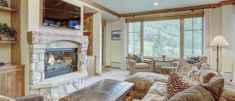 Condo, 2 Bedrooms | Living area