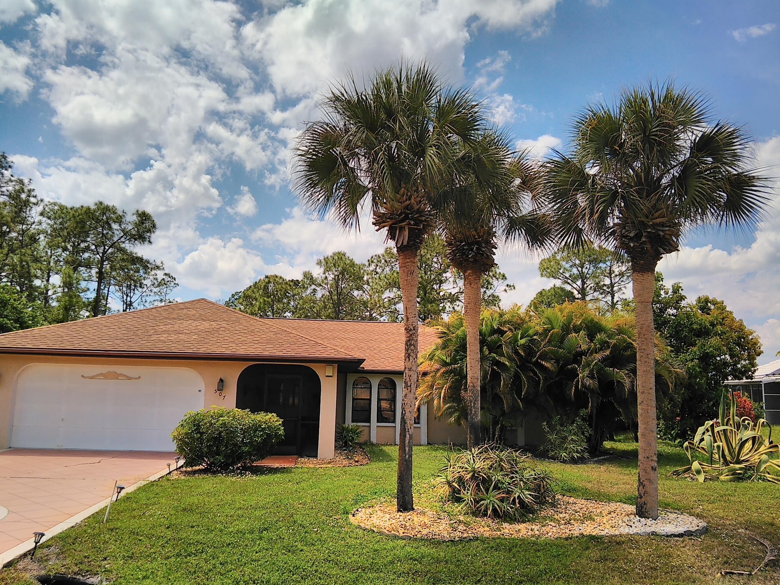 Modern holiday home in a quiet location with lots of privacy.