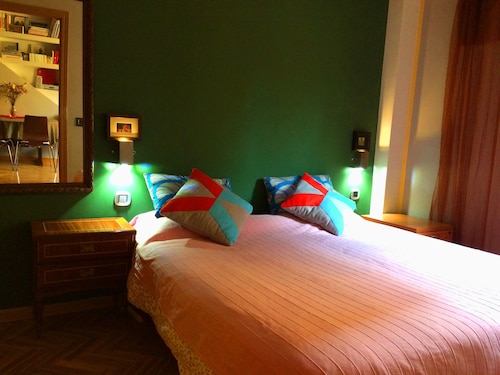 マドリッド中心の建築宝石、WiFi、ツアー、ウェルカムギフト