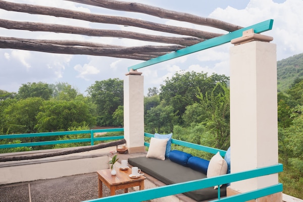 Luxury Cottage, 1 King Bed, Hill View | Terrace/patio