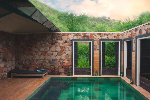 Family Studio Suite, 2 Bedrooms | Kolam renang persendirian