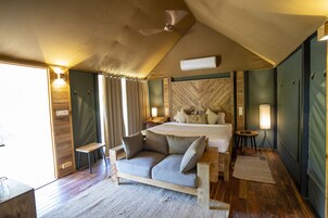 Luxury Tent | Living area | Flat-screen TV