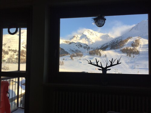 Brand new apartment with amazing view and close to everything