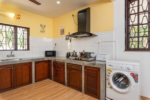 Fridge, microwave, stovetop, electric kettle