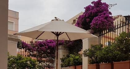 elegant studio apartment in the historic center.