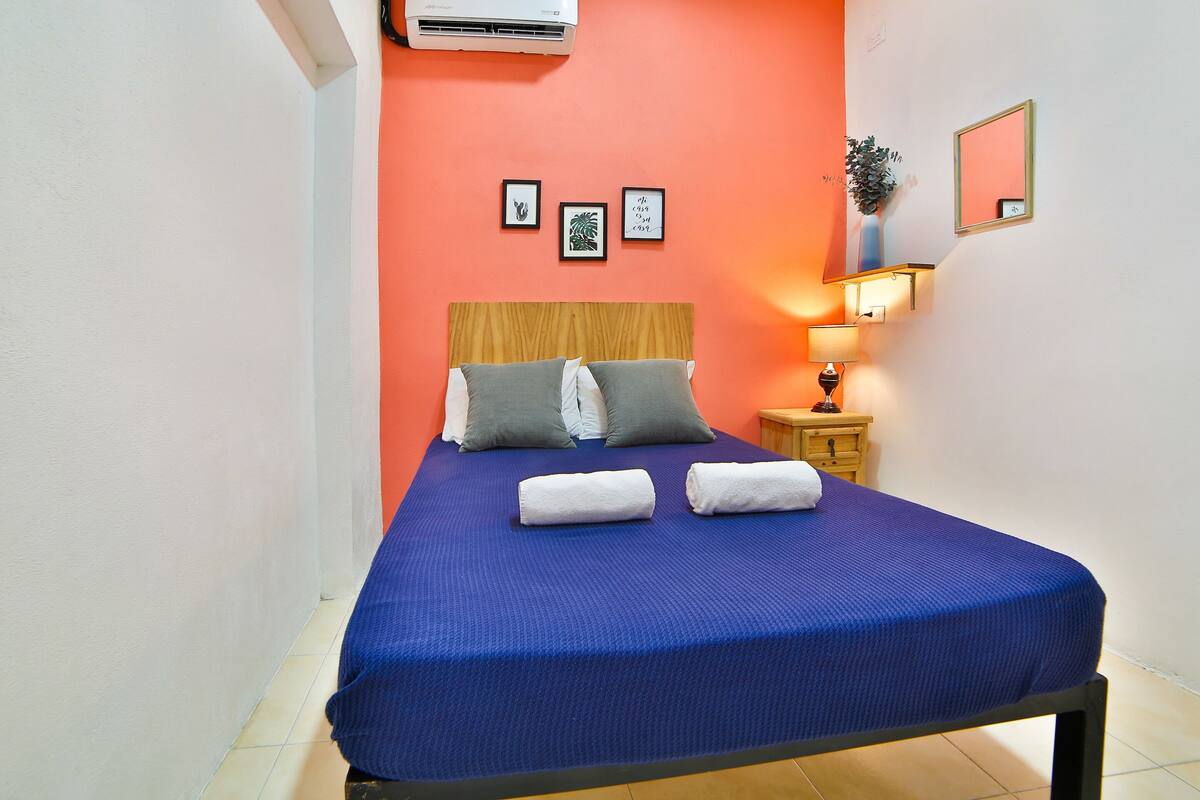 Economy Double Room, Non Smoking, No Windows | Free WiFi, bed sheets