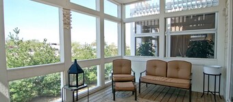 Luxury & Location in New Buffalo - Downtown, Close to Beach, Private Pool